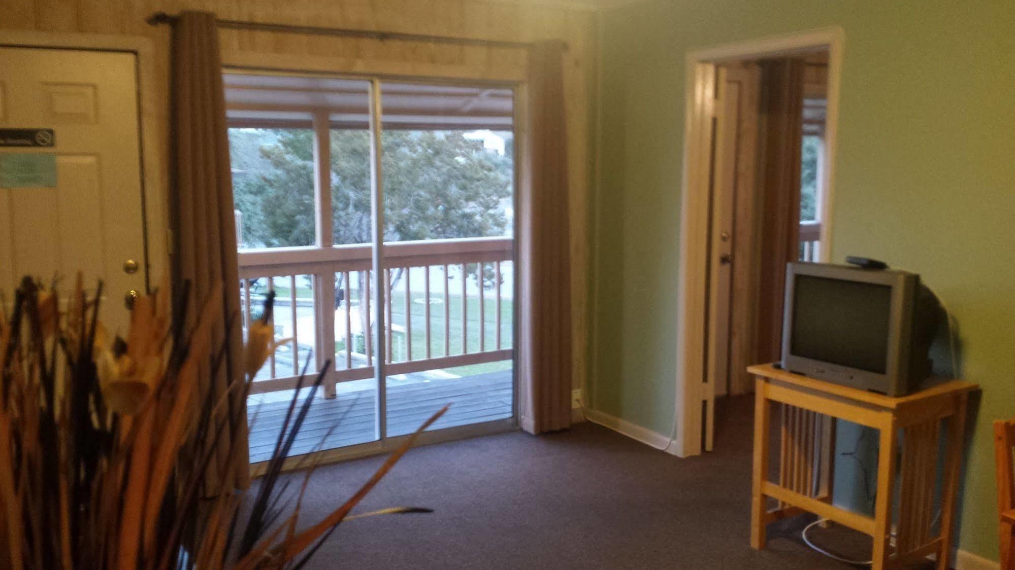 Lodge At Turkey Cove Canyon Lake Exteriör bild
