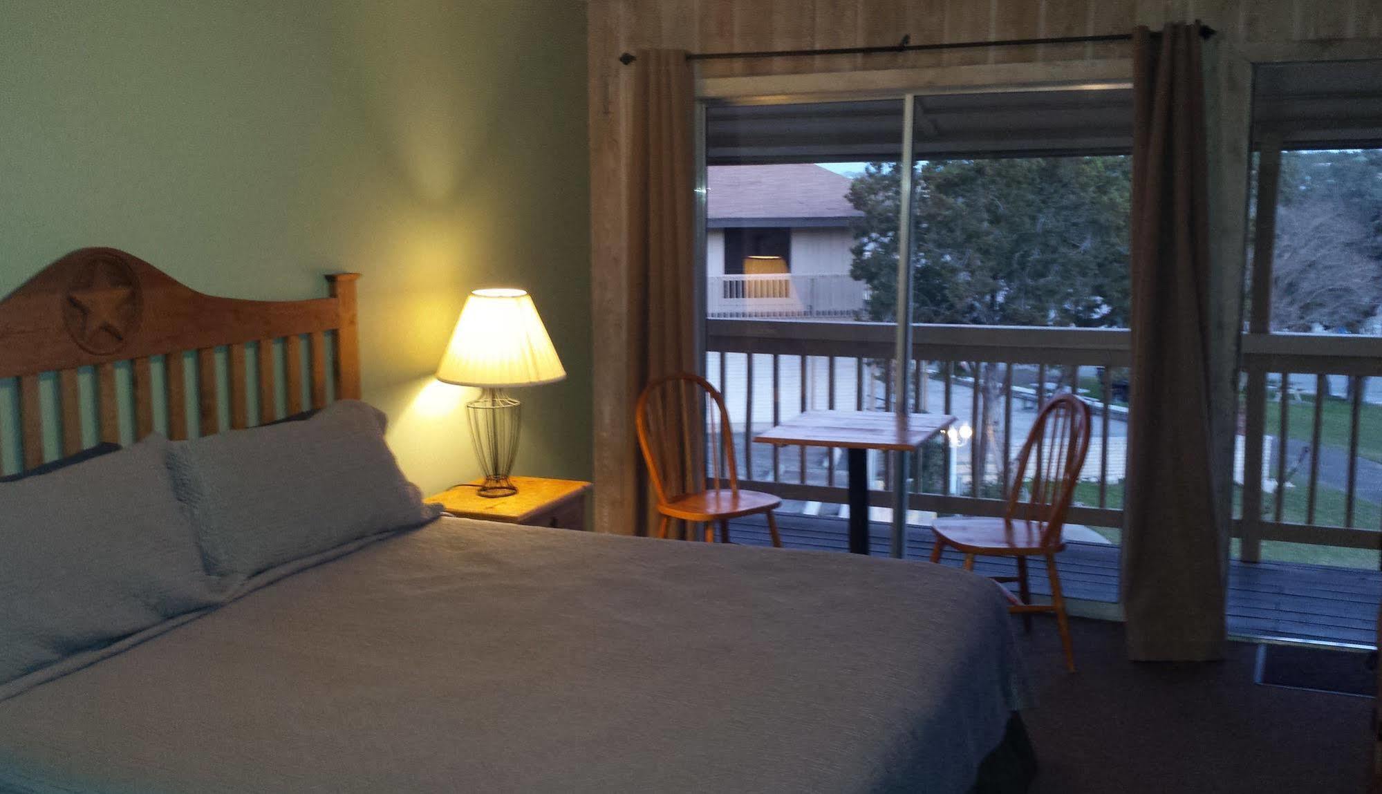 Lodge At Turkey Cove Canyon Lake Exteriör bild