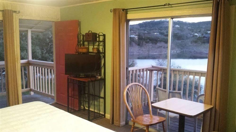 Lodge At Turkey Cove Canyon Lake Exteriör bild